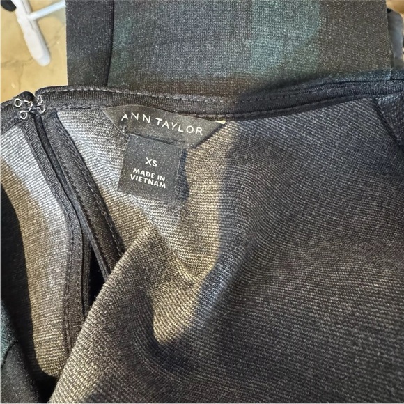 Ann Taylor Tartan Plaid Holiday Top Bell Sleeves Womens XS - Picture 6 of 6